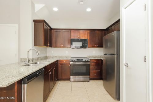 2806 73rd Dr, Phoenix AZ  85035-3256 exterior