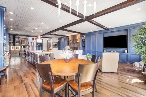 221 Mishawaka Ave, Mishawaka IN 46545-6015 exterior