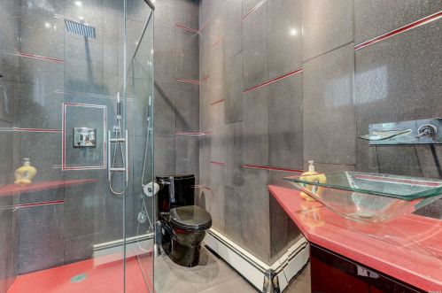 71 Euclid St, Valley Stream NY 11580-4148 exterior