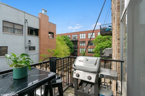 2201 Wabansia Ave, Chicago IL  60647-5645 exterior