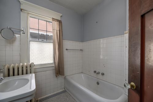 1139 Layton Blvd, Milwaukee WI 53215-1654 exterior