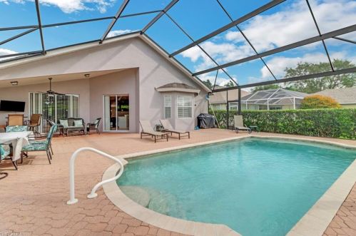 840 Mt Hood Ct, Naples FL 34104-4794 exterior