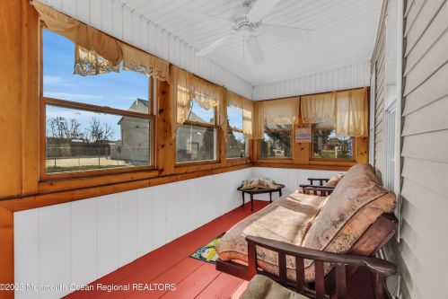 333 Hawthorne Ave, Point Pleasant Beach, NJ 08742-2540