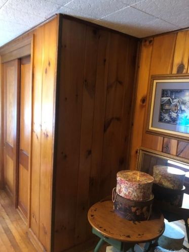 25 Pearl St, Windsor Locks CT 06096-1421 exterior