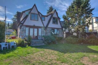 2644 Esplanade, Seattle, WA 98117-2527