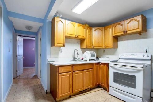 400 Kings Hwy, Valley Cottage NY 10989-1530 exterior