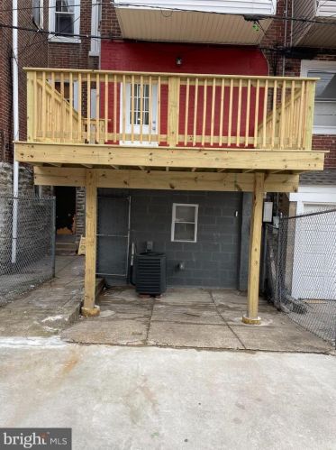 5818 Camac St, Philadelphia PA  19141-4123 exterior