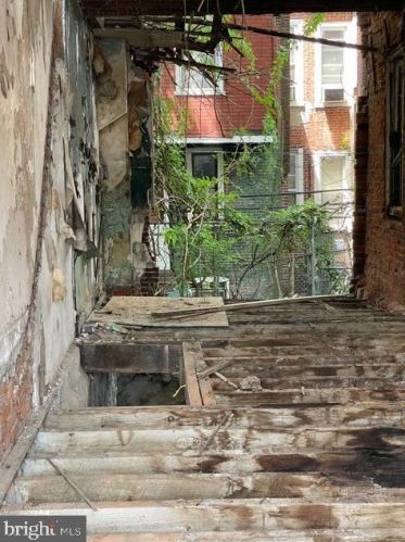 2744 22nd St, Philadelphia PA  19132-2601 exterior