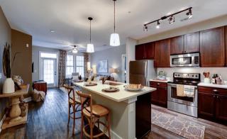 214 Colonial Homes Dr, Atlanta GA  30309-1206 exterior