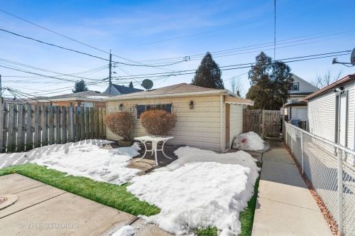 5428 Central Ave, Chicago IL 60638-2809 exterior