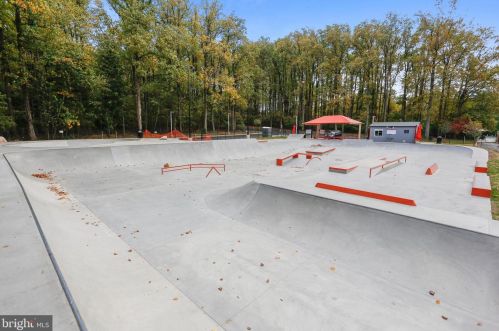 24 Courthouse Sq, Rockville MD 20850-2340 exterior