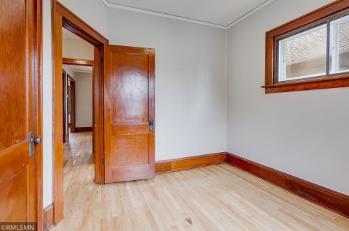 807 Hamline Ave, Saint Paul MN  55104-1300 exterior