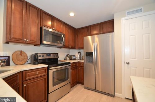 7538 Cross Gate Ln, Alexandria VA  22315-4619 exterior