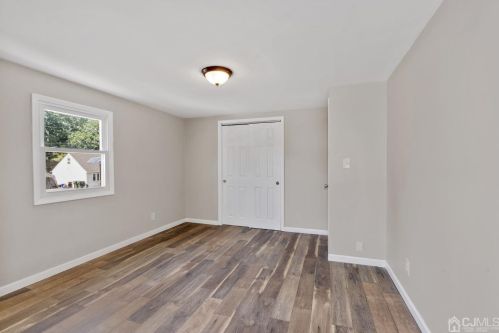 40 Markham Rd, Edison NJ  08817-4129 exterior