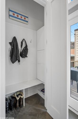 3621 Hermitage Ave, Chicago IL 60613-3507 exterior