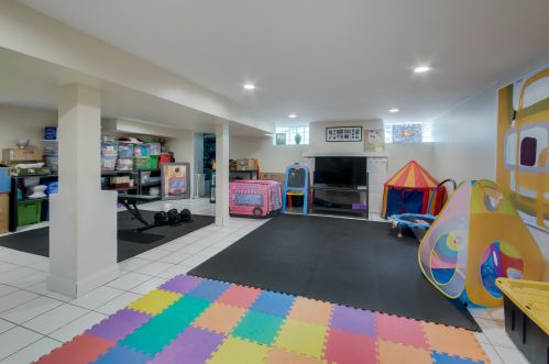 6553 Tahoma Ave, Chicago IL 60646-1134 exterior