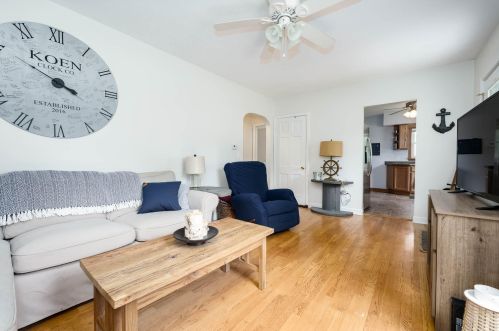 829 Parchmount Ave, Kalamazoo MI 49004-2055 exterior