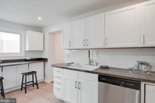 11902 Valleywood Dr, Silver Spring MD 20902-2235 exterior