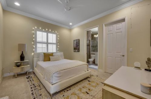 3200 Atlantic Cir, Naples FL 34119-8637 exterior