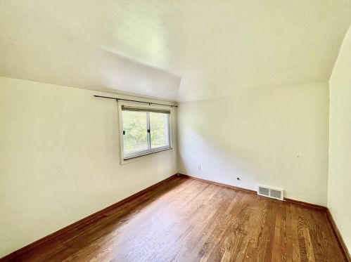 664 Crystal Dr, Pittsburgh PA 15228-2567 exterior