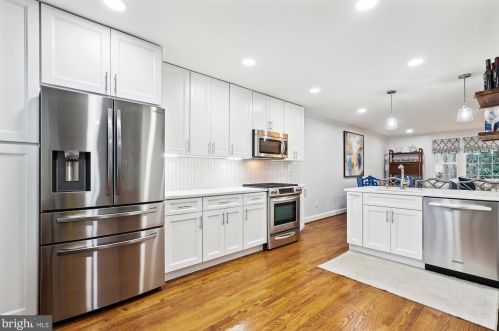 1715 Belle Haven Rd, Alexandria VA  22307-1223 exterior