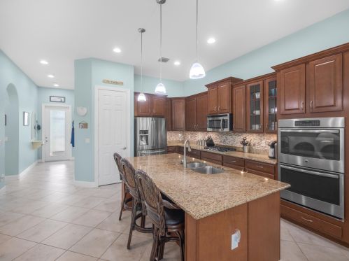 10289 Waterway Ln, Fort Pierce FL  34987-2538 exterior