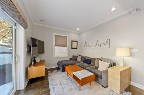 1814 Warner Ave, Chicago IL 60618-3031 exterior