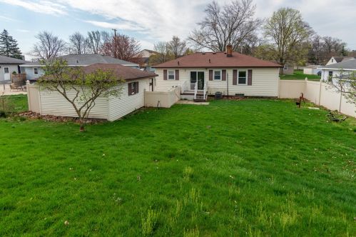 559 Oakcrest St, Wyoming MI exterior