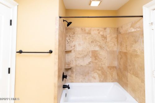 53 Confederate Ave, Bluffton SC 29910-7229 exterior