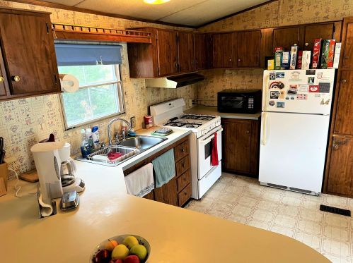 369 Emerald Dr, Barrington NH 03825-5171 exterior