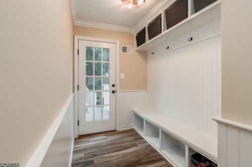 13 Larch Dr, Chester NJ  07930-2607 exterior