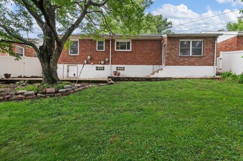 7384 Sharp Ave, Saint Louis MO 63116-3040 exterior