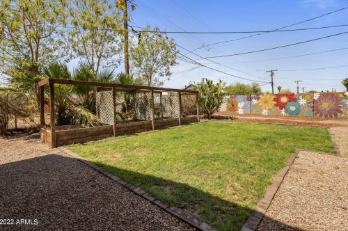 1118 12 St, Phoenix AZ 85086-7350 exterior