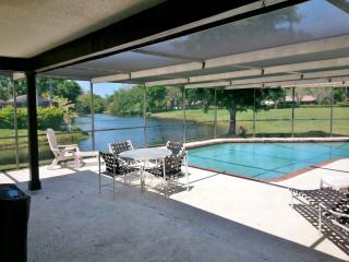 13519 Clubside Dr, Tampa FL  33624-3427 exterior