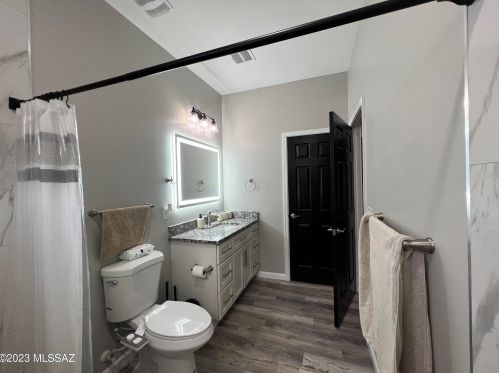 226 King Rd, Tucson AZ 85705-3217 exterior