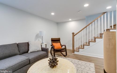 211 Douglas St, Washington DC  20002-1031 exterior