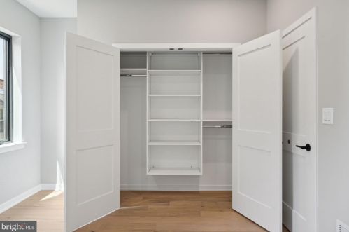 2200 Kater St, Philadelphia PA 19146-1139 exterior