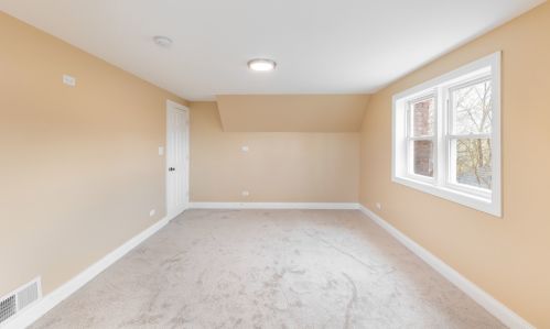 5009 Lavergne Ave, Chicago IL 60638-5831 exterior