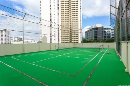 469 Ena Rd, Honolulu HI  96815-1749 exterior