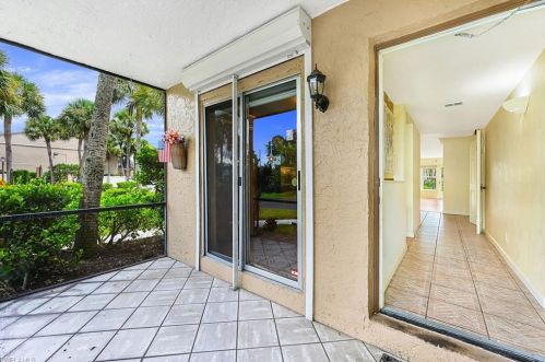 4220 Looking Glass Ln, Naples, FL 34112-5207