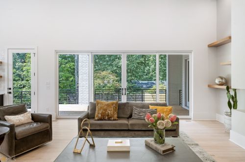 3986 Ashford Dunwoody Rd, Atlanta GA 30319-2002 exterior