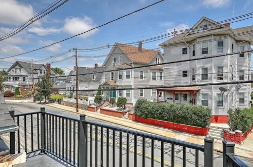 252 Admiral St, Providence RI 02908-1350 exterior