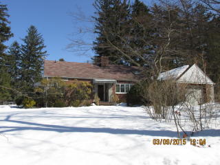 14 Spruce St, Oakland, NJ 07436-1811