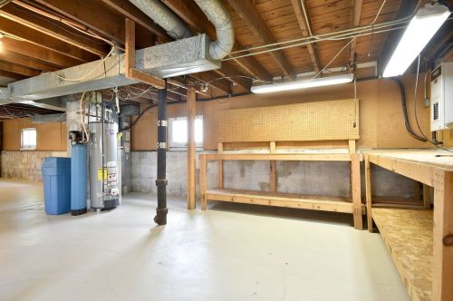 615 Saylor Ave, Elmhurst IL 60126-4305 exterior