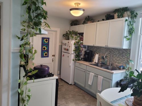 131 79th St, Milwaukee, WI 53213-1413