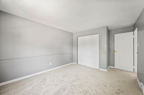 60 Chapel Dr, Pittsburgh PA  15237-2518 exterior