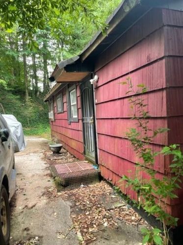 2240 Addison Pl, Atlanta, GA 30318-3522