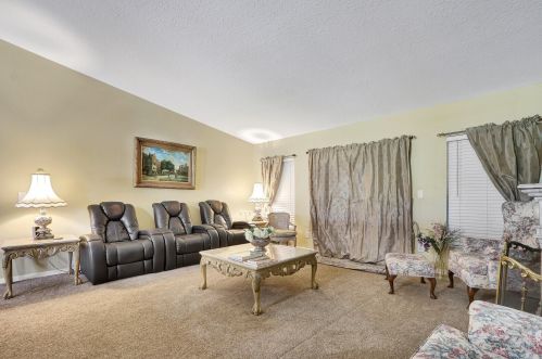 502 Ferris Dr, Fort Pierce FL 34983-8630 exterior