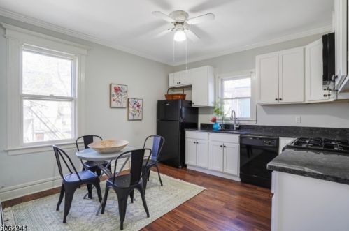 30 Cloverhill Pl, Montclair NJ 07042-4818 exterior