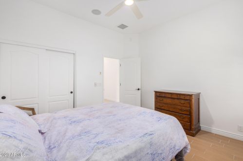 22037 55th St, Phoenix AZ  85054-7151 exterior